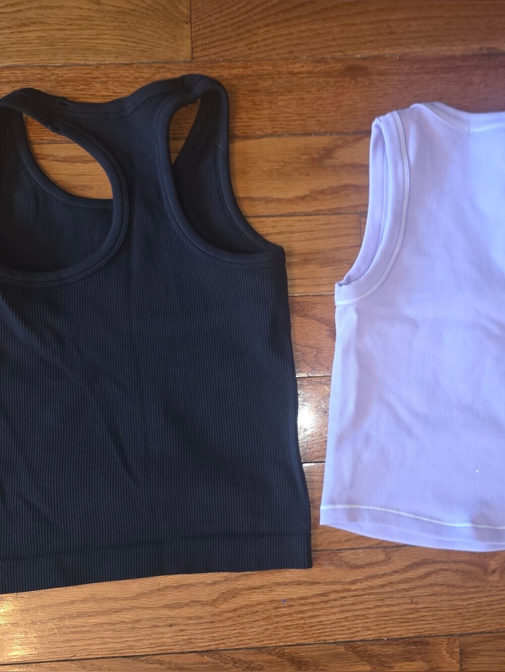 Dynamic Women's Set Of 2 Ribbed Tank Tops - Picture 4 of 10